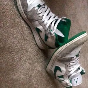 Jordan 1 mid grey greens *great condition* *lightly used*